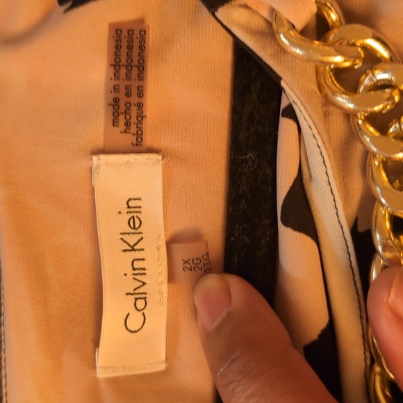 Calvin Klein| Black Blouse White and Pink Floral Design Polyester Spandex Blend - Picture 12 of 15